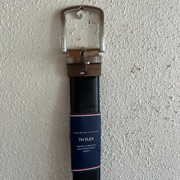 Tommy Hilfiger Reversible Belt~ Size LG ~ Black and BrownNew with tags - Picture 1 of 6